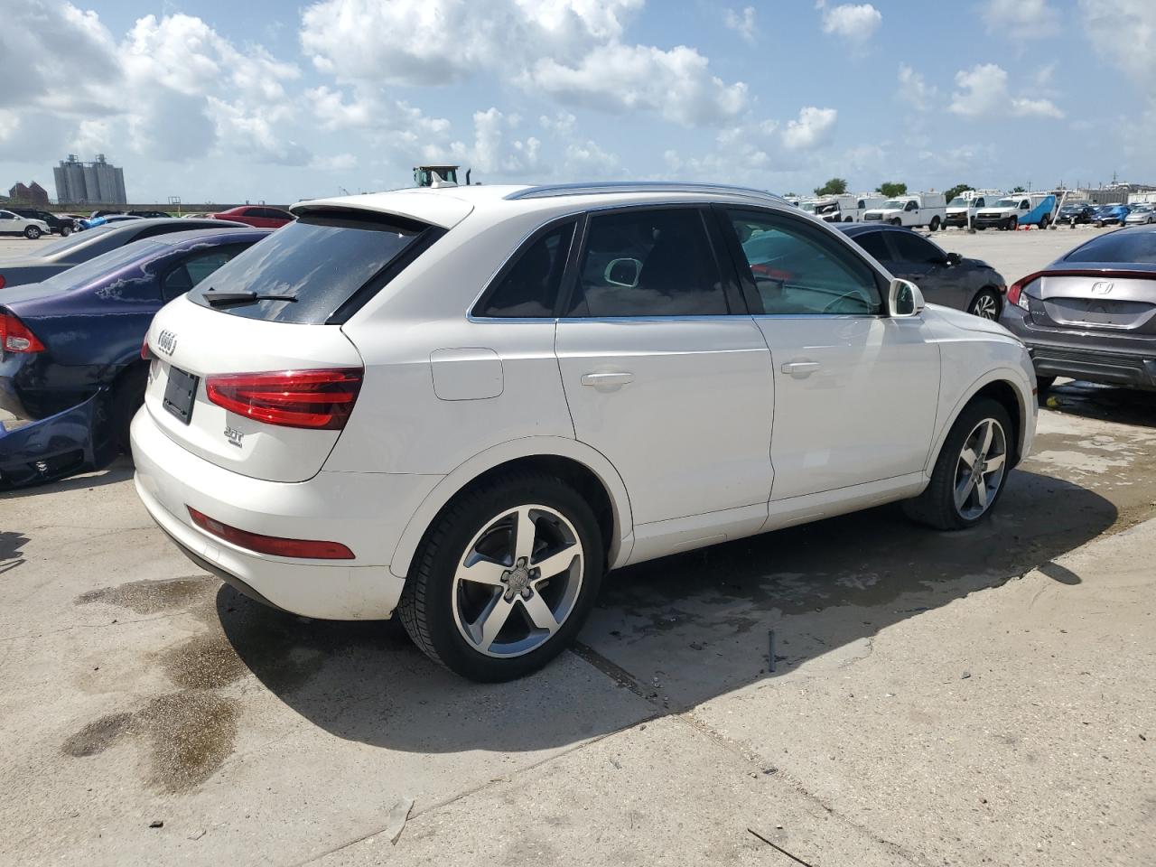 2015 Audi Q3 PREMIUM, VIN WA1EFCFSXFR005283, JAV aukciono nuotrauka 3
